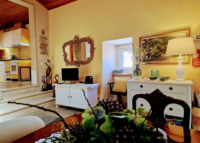 Casa Azenhas By Lisbon Village Semesterbostad